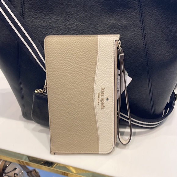 Kate Spade Medium Lucy Colorblock L-Zip Wristlet Pebble Leather 
Light Sand 
NWT - Picture 15 of 16